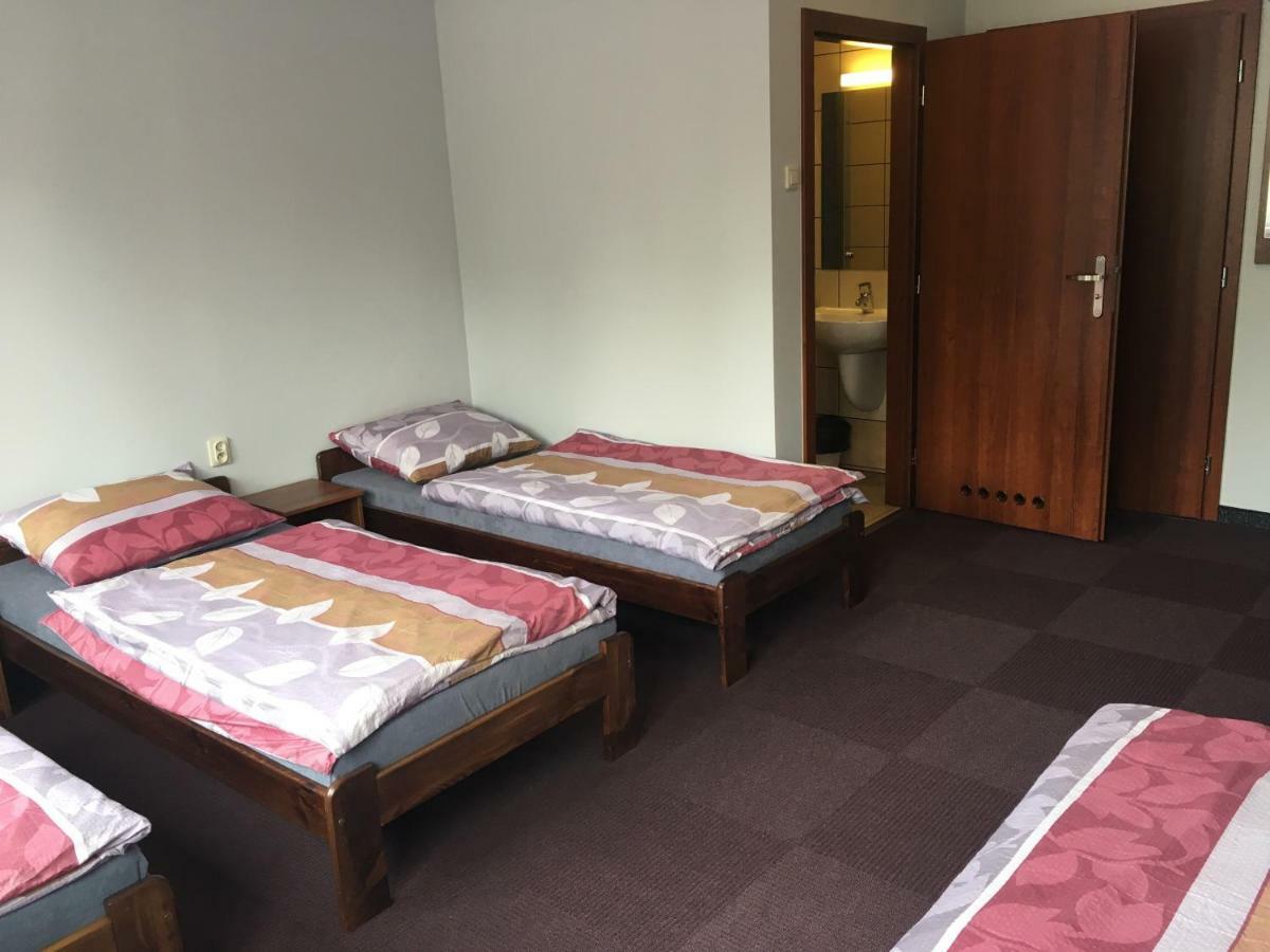Hostel Mikolajczyka59 Sosnowiec Esterno foto